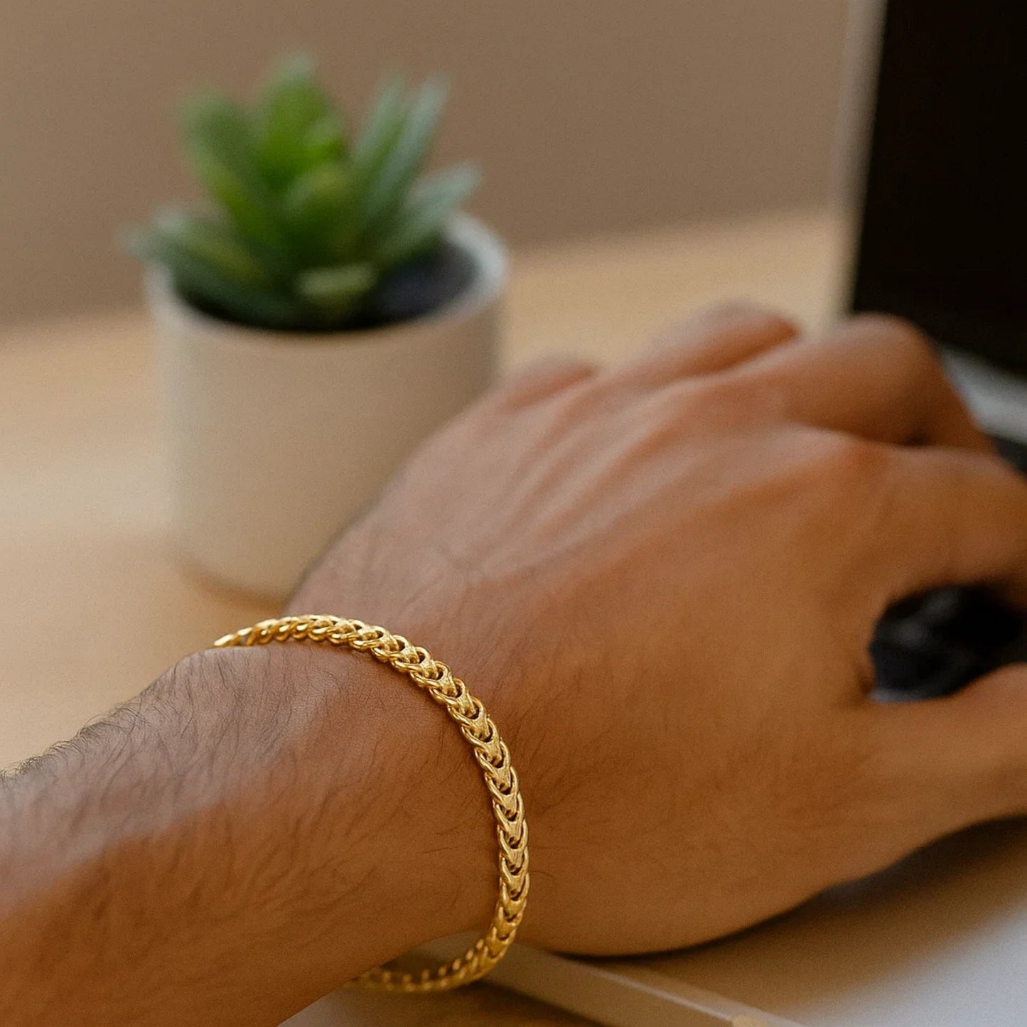 14k Yellow Gold Square Franco Bracelet  (4.40 mm)